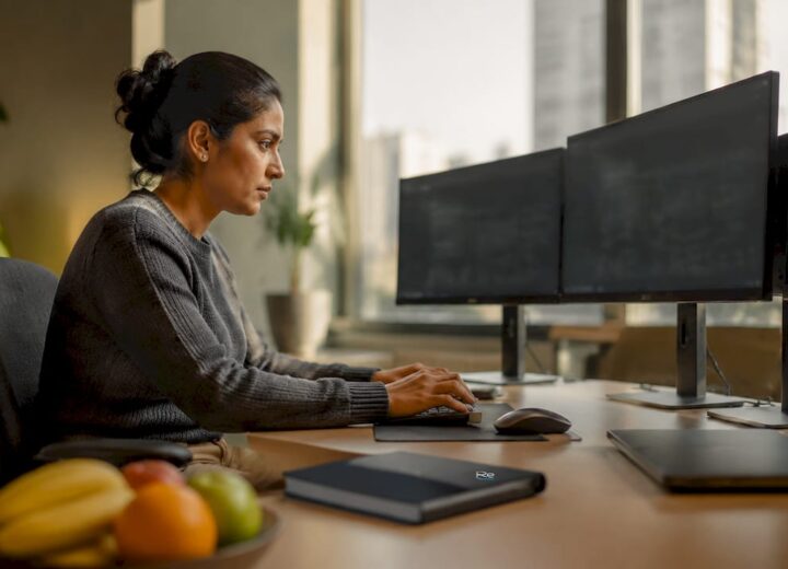 Network engineer monitoring managed network operations